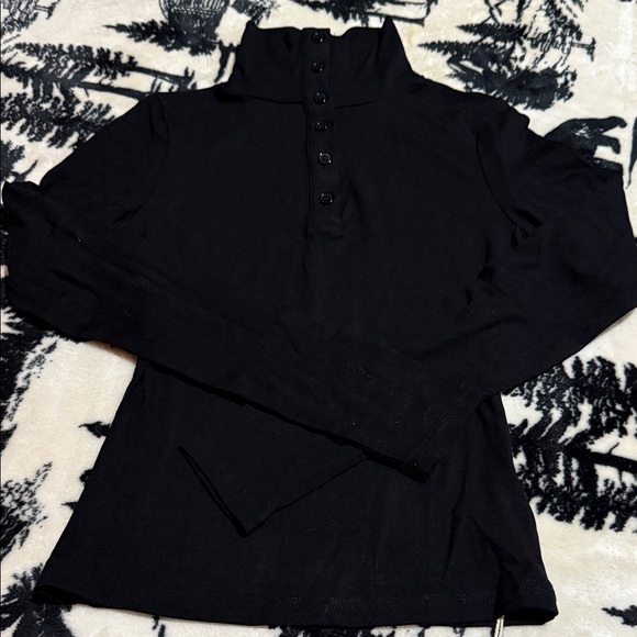 Commense Elegant Black Top - Picture 2 of 5